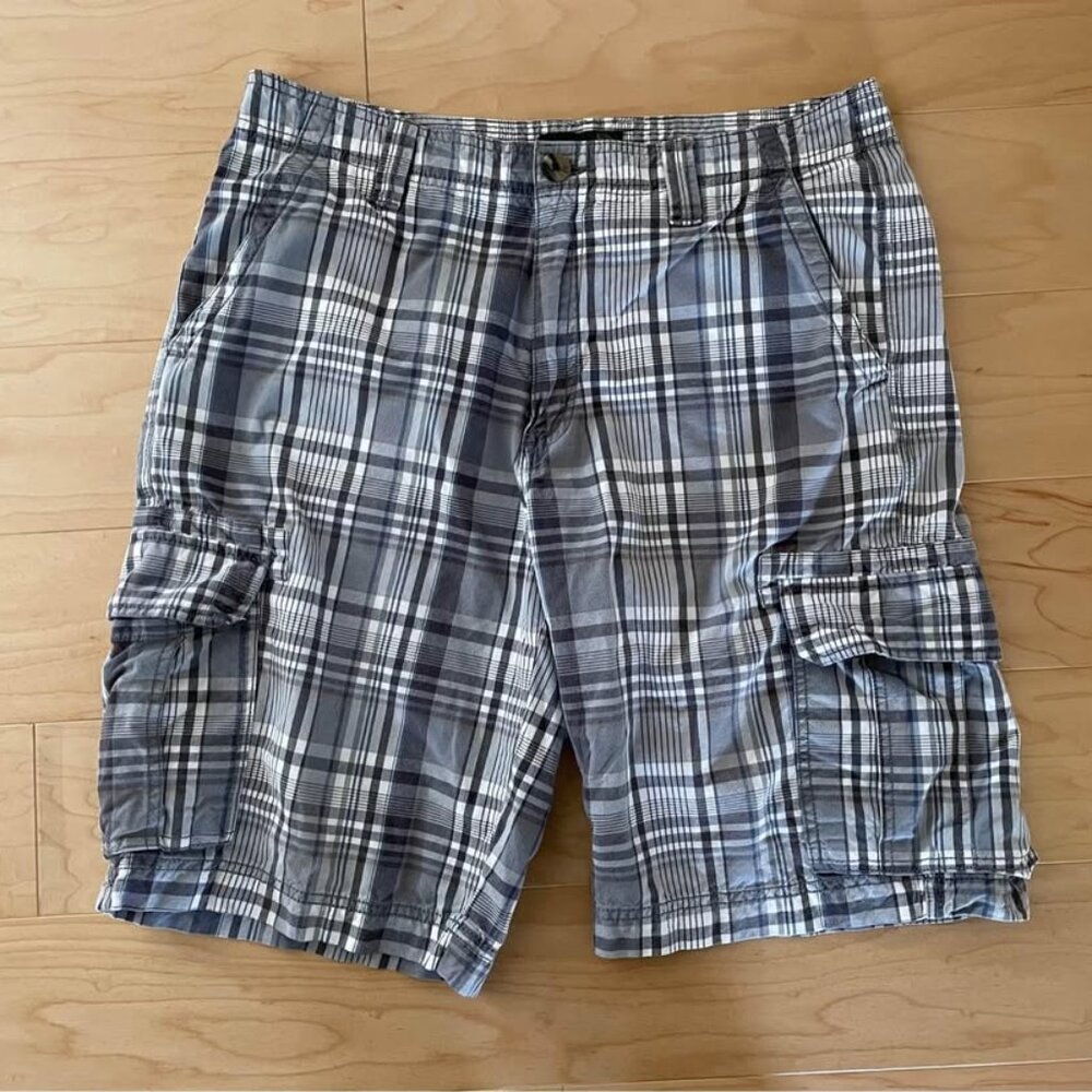 Eddie Bauer Men's Sz 32 Gray Plaid Cotton Cargo Shorts